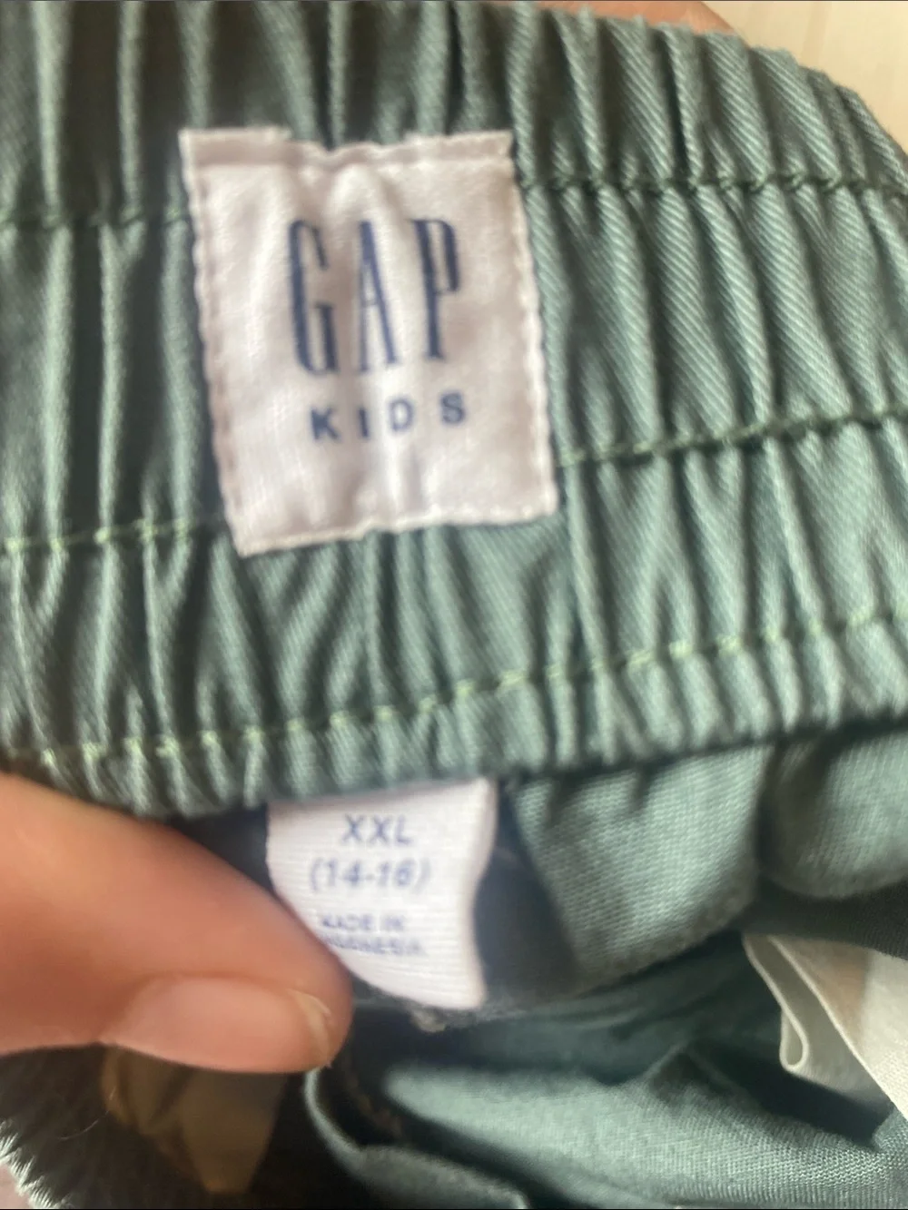 GAP Kids Cargo Pants in Olive